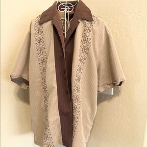 Contigo men’s shirt in excellent condition